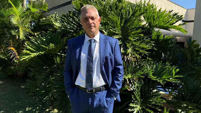 Leonardo Siade Manzan destaca oportunidades e riscos para empresas que investem em energia solar.