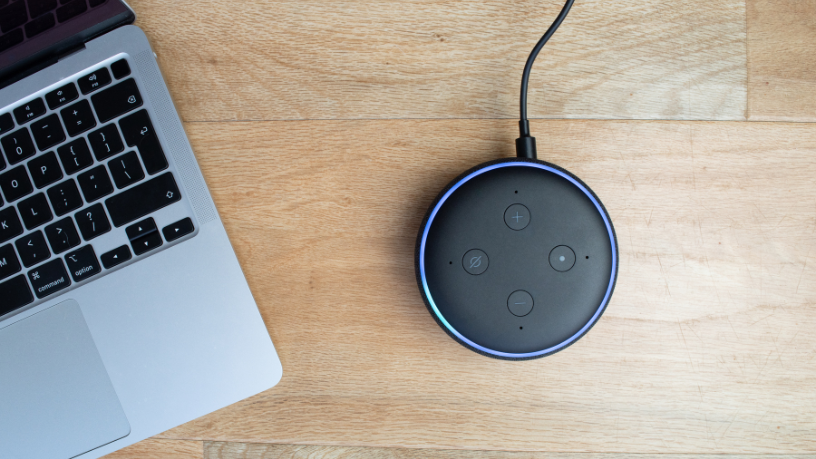 Publicidade na Alexa: por que a Amazon decidiu inserir anúncios e o que isso revela sobre o futuro das casas inteligentes