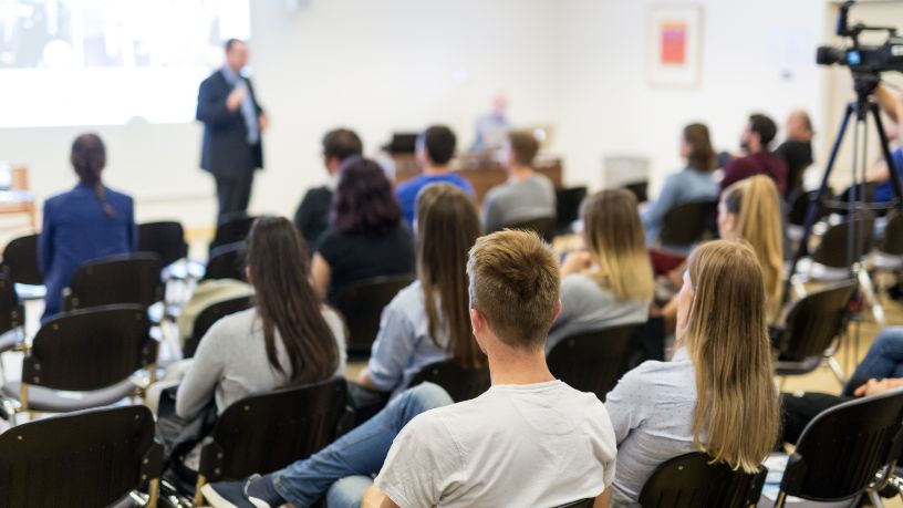 Experiência prática em publicidade: como projetos reais ampliam a visão de estudantes e fortalecem o mercado